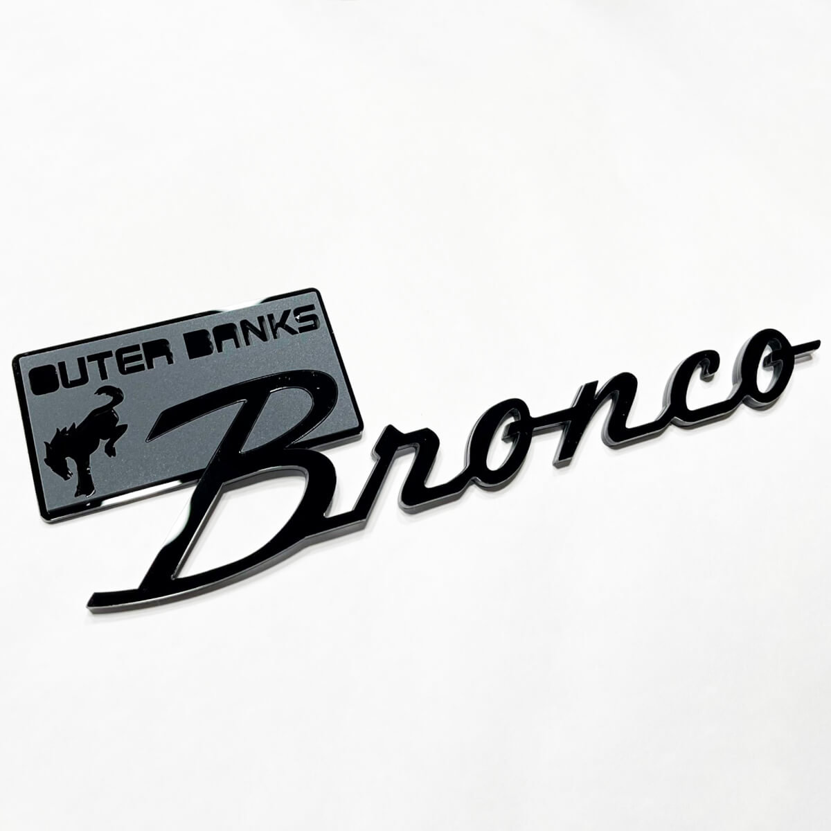 Bronco Outer Banks Fender Badges Tailgate Emblem 3D Badge Grey vs Black