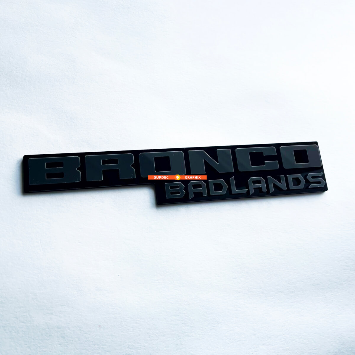 Fender Badges Tailgate Emblem 3D Badge Black vs Grey for Bronco Badlands