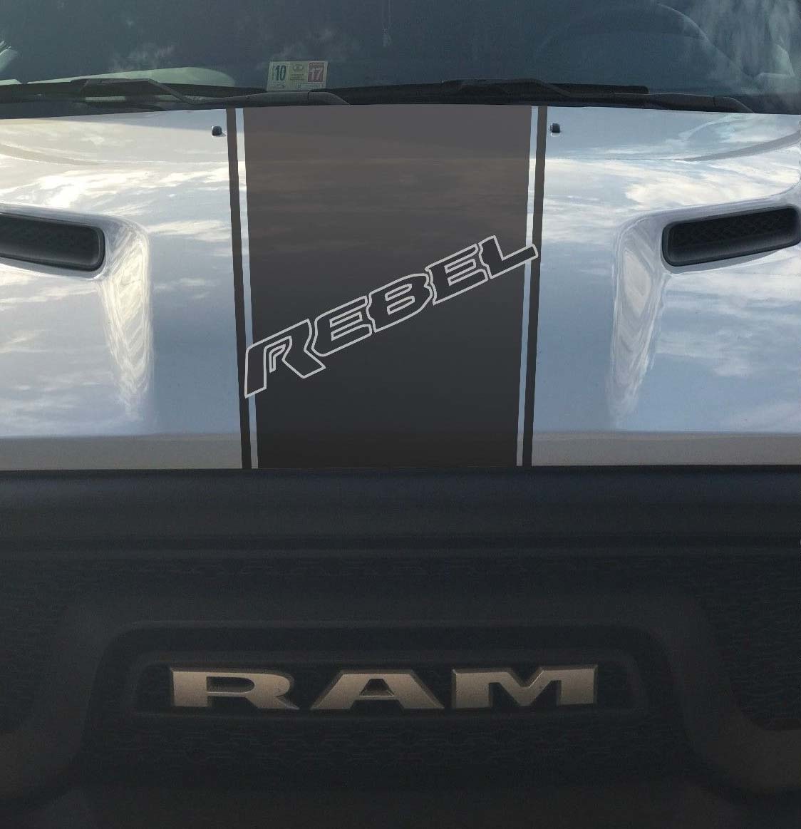 Dodge Ram Rebel Hemi 5.7 L виниловый наклейка-стикер полоса на капоте, заводской стиль 2023

