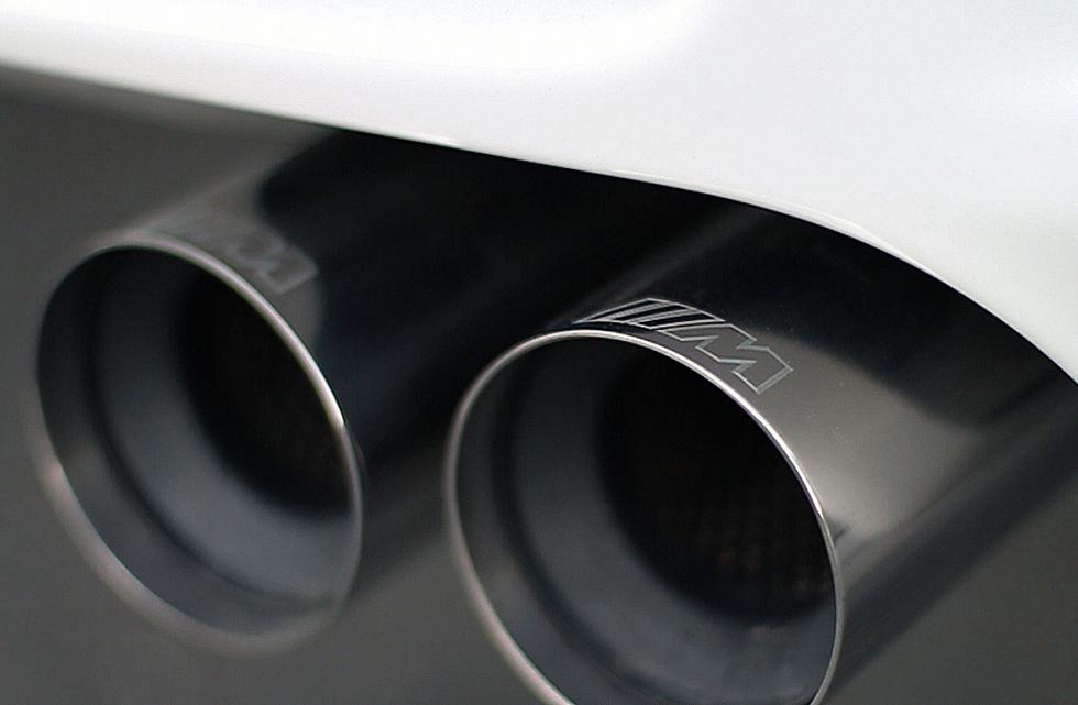 BMW M logo tail pipe car vinyl stickers decals for M3 M5 M6 e36 e46 all 4 pcs