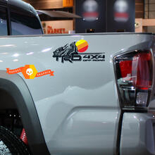 TRD 4x4 Off road avec autocollants vinyle latéraux vintage topographiques adaptés à Toyota Tacoma 2
 2