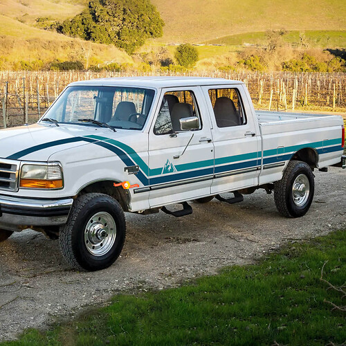 1997 Ford F-250 ପର୍ବତ ସହିତ ଷ୍ଟ୍ରିପ୍‌ ଡିକାଲ ଭିନିଲ୍ ଷ୍ଟିକର୍‌ଗୁଡ଼ିକରୁ
