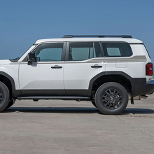 Toyota Land Cruiser ទំនើបកណ្តាលផ្នែកលើជើងដីរបស់យើងបង្ហាញដោយរូបភាព
 3