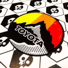 ନୂ Toyota ସନ୍ ପର୍ବତ Vintage ରଙ୍ଗ Badge ଏମ୍ବଲେମ୍ ଡୋମ୍ଡ ସ୍ଟିକର୍ ଡେକାଲ୍ ହାଇ ଇମ୍ପାକ୍ଟ ପୋଲିସ୍ଟାଇରେନ୍ସ ସହିତ
 2